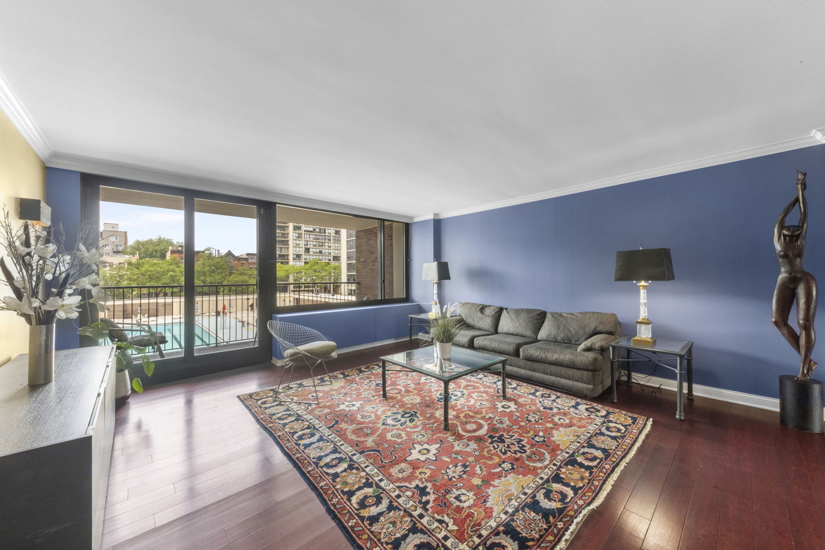 1555 N Sandburg Terrace #305K, Chicago, IL 60610