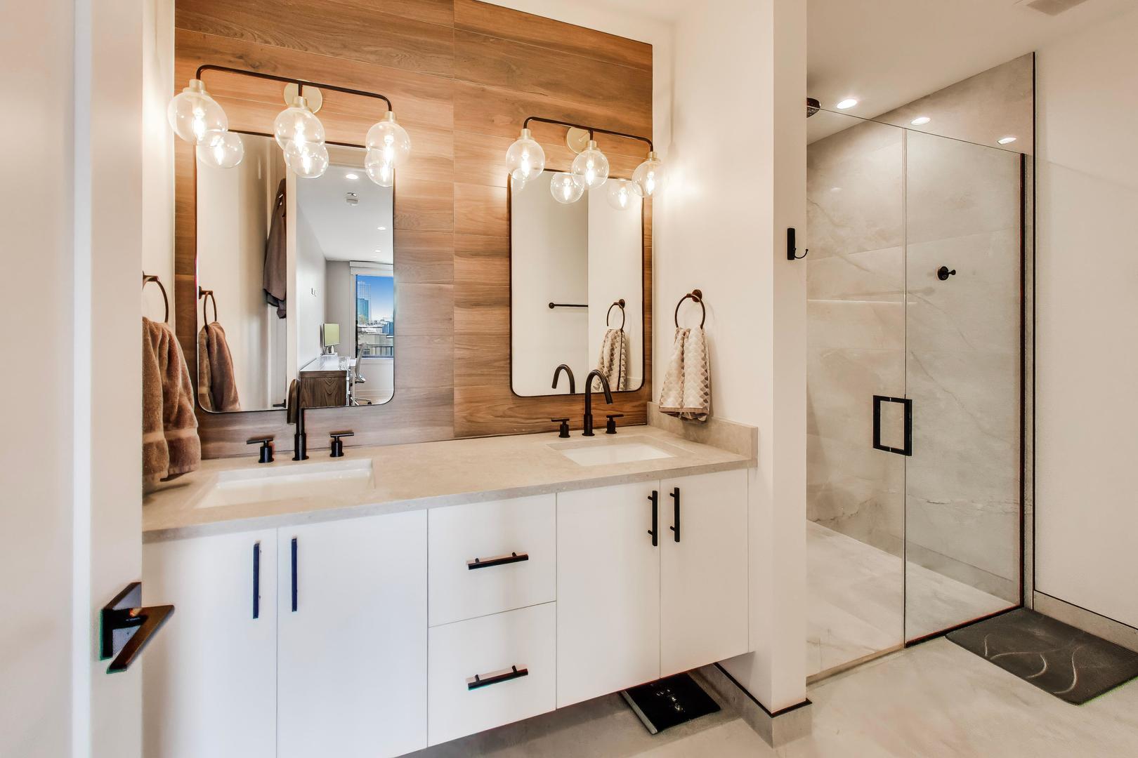 1350 W Erie Street #4E, Chicago, IL 60642
