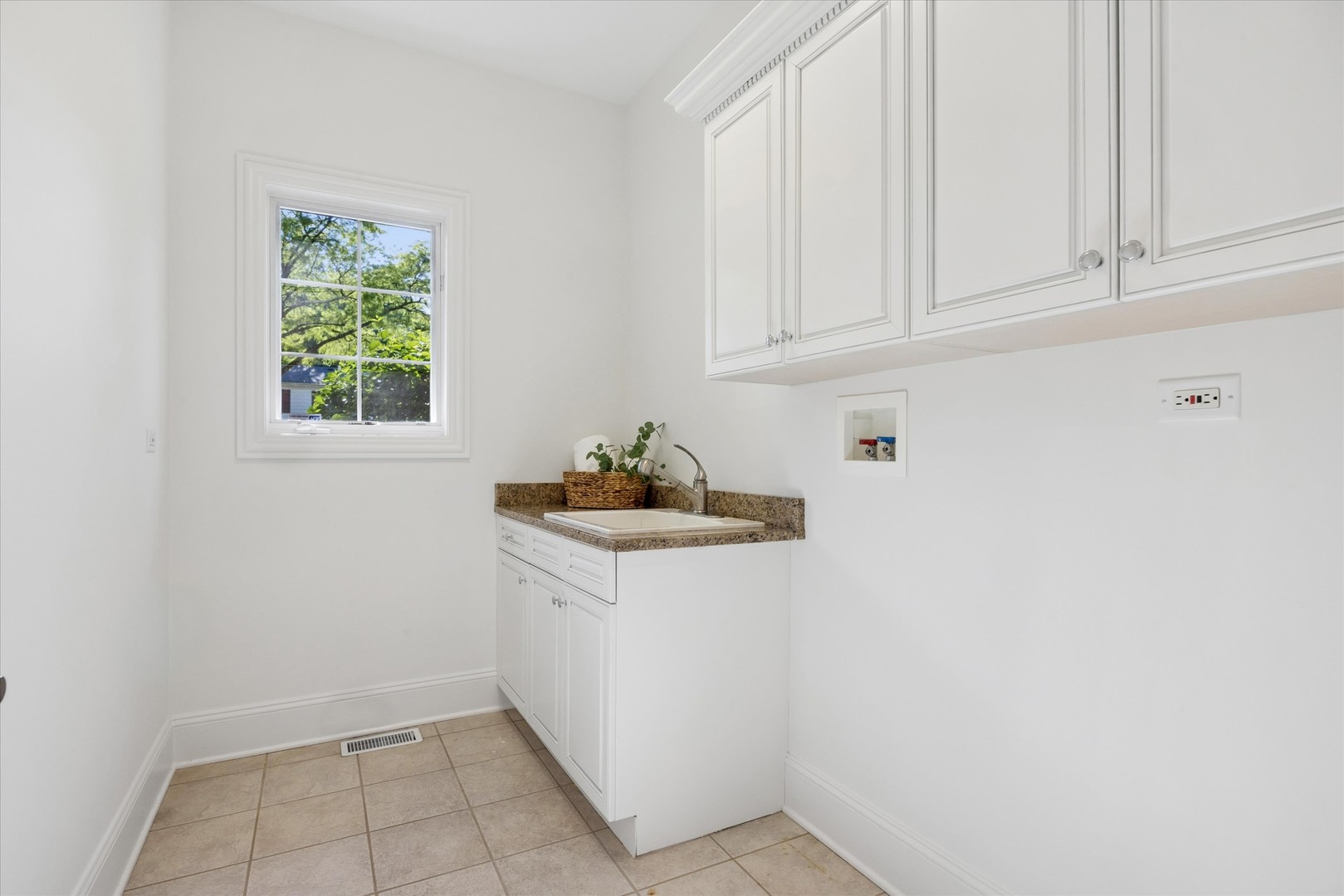 417 W 9th Street, Hinsdale, IL 60521