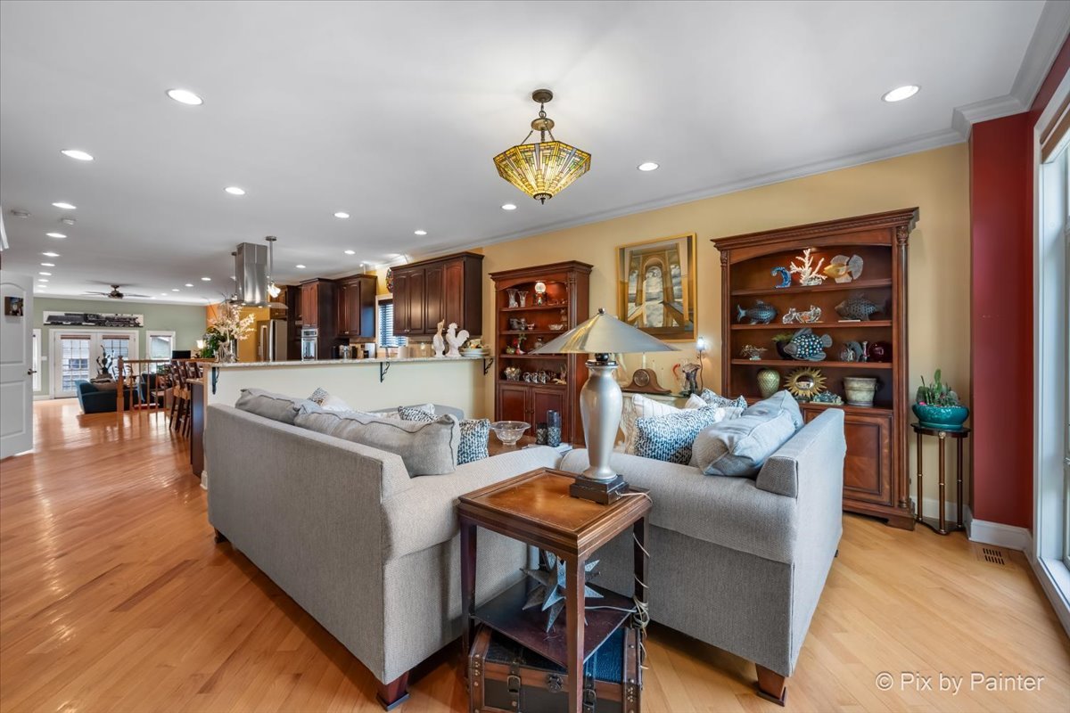 4906 N Kruger Avenue, Chicago, IL 60630