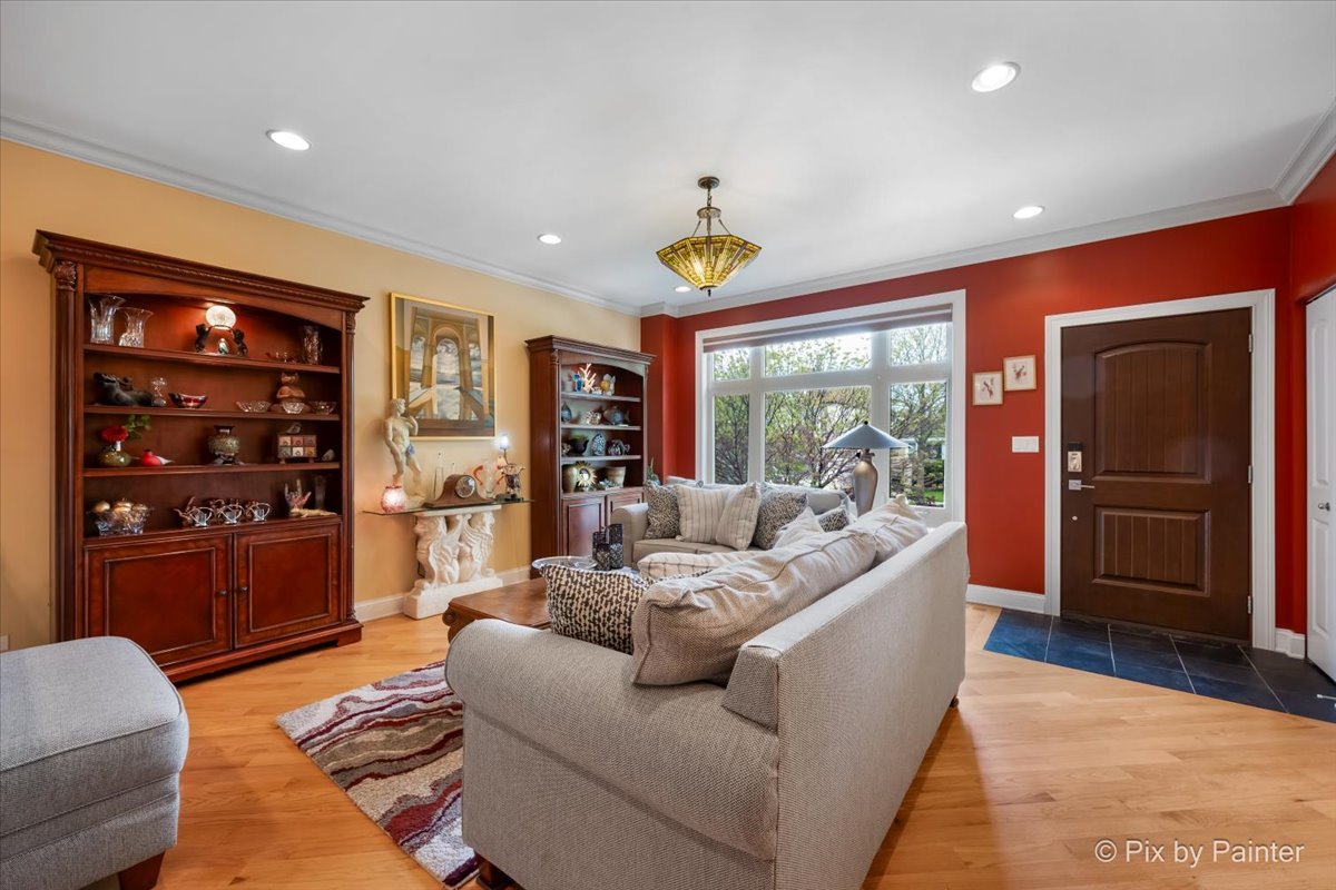 4906 N Kruger Avenue, Chicago, IL 60630