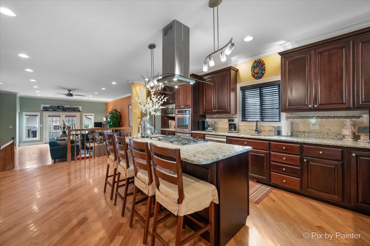 4906 N Kruger Avenue, Chicago, IL 60630