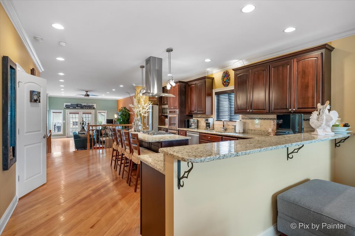 4906 N Kruger Avenue, Chicago, IL 60630