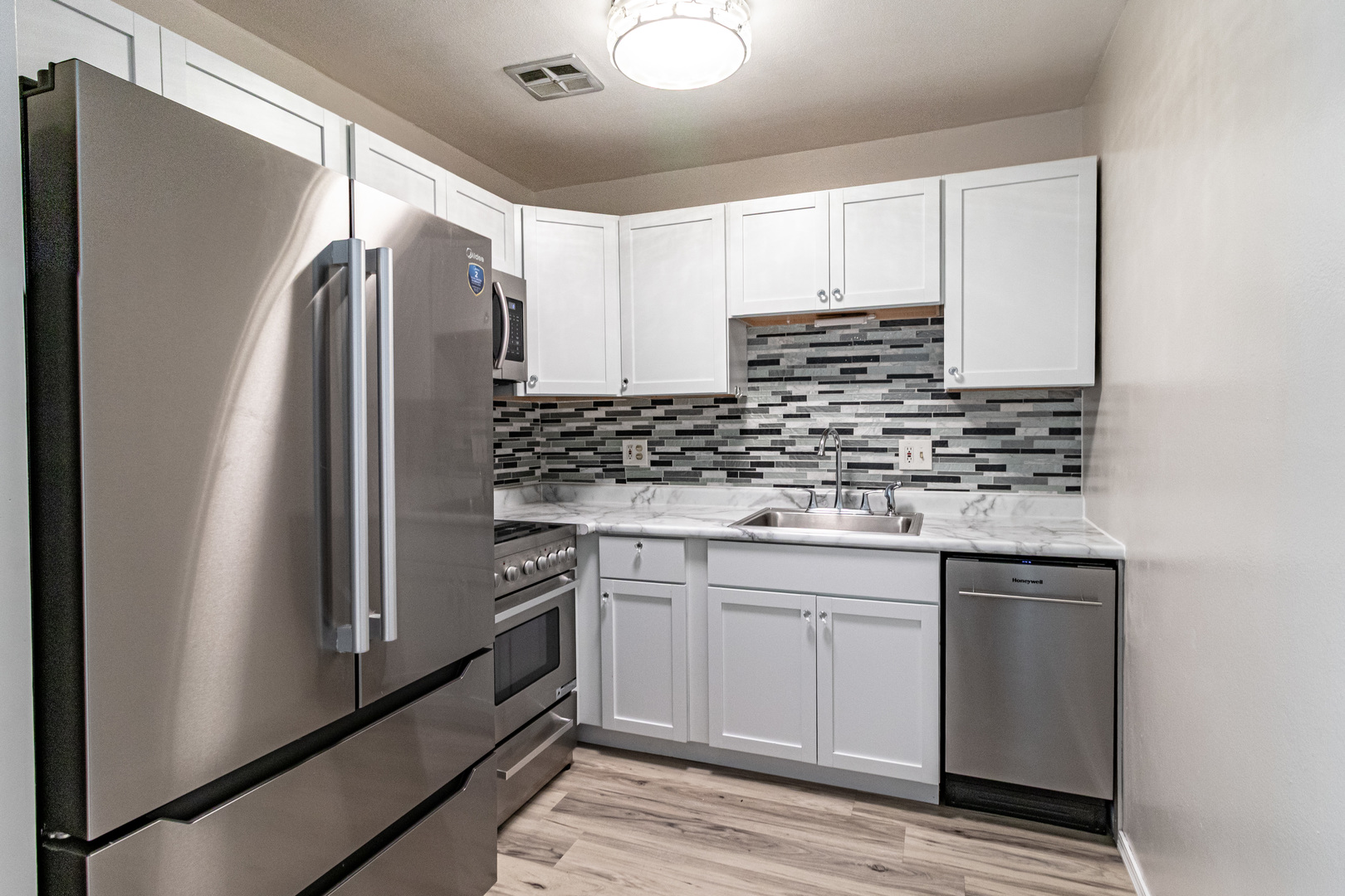 715 Grove Drive #206, Buffalo Grove, IL 60089
