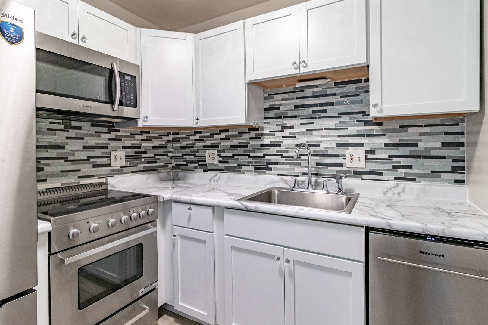 715 Grove Drive #206, Buffalo Grove, IL 60089