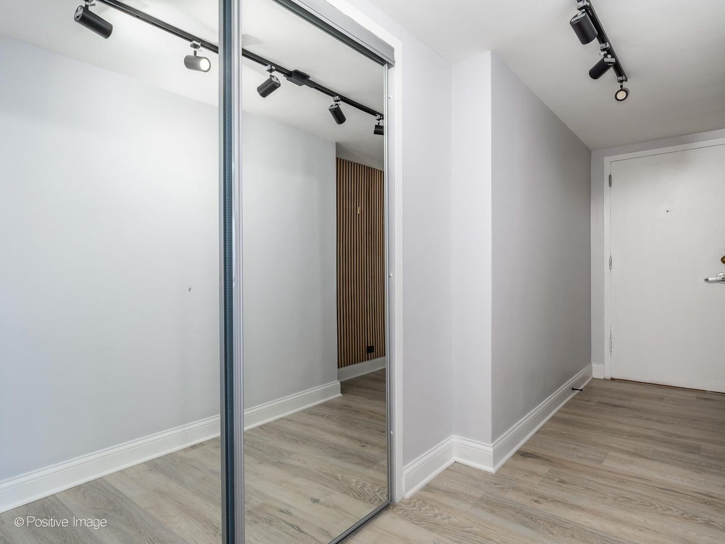 3950 N Lake Shore Drive #2125, Chicago, IL 60613