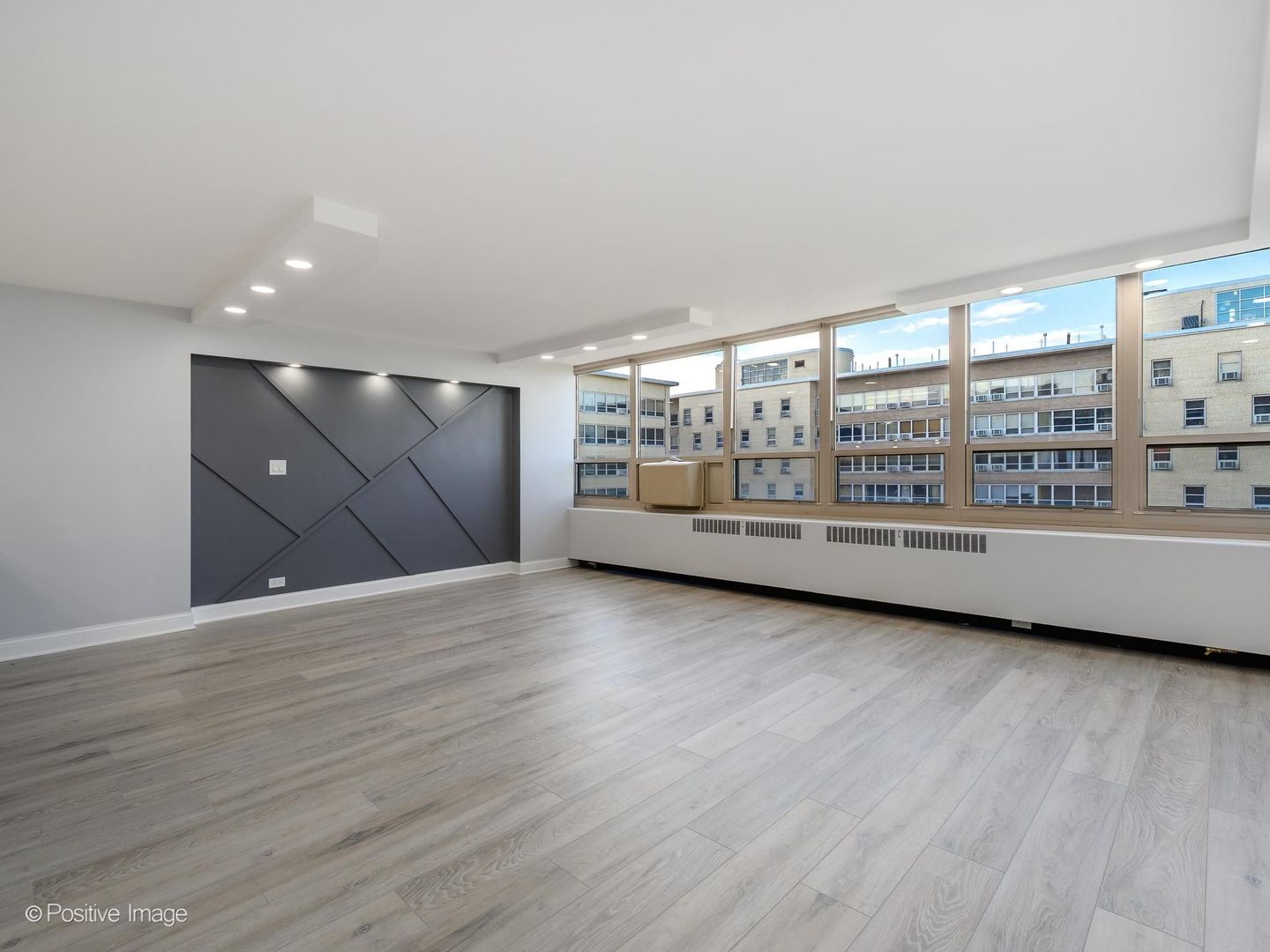 3950 N Lake Shore Drive #2125, Chicago, IL 60613