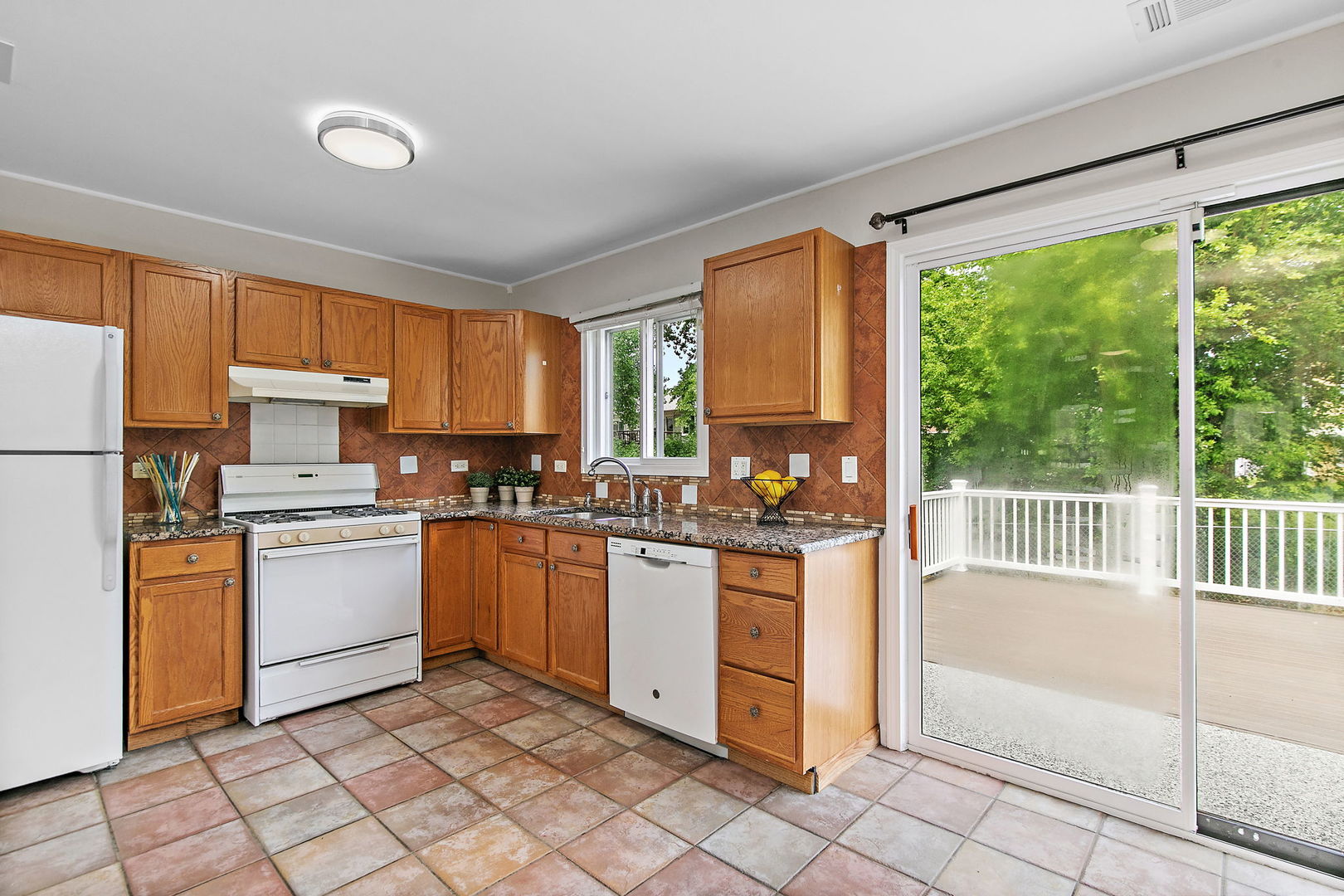 1000 Woodside Drive, Roselle, IL 60172