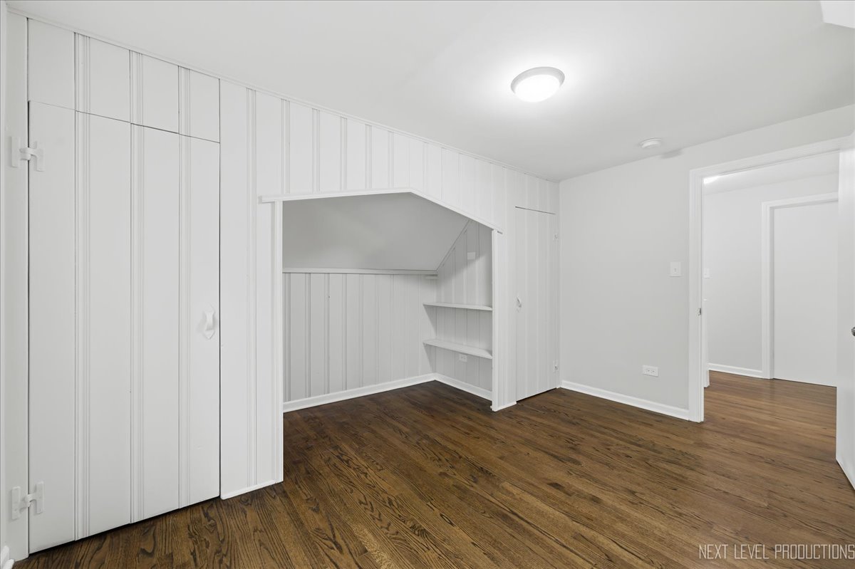 10155 Ivanhoe Avenue, Schiller Park, IL 60176