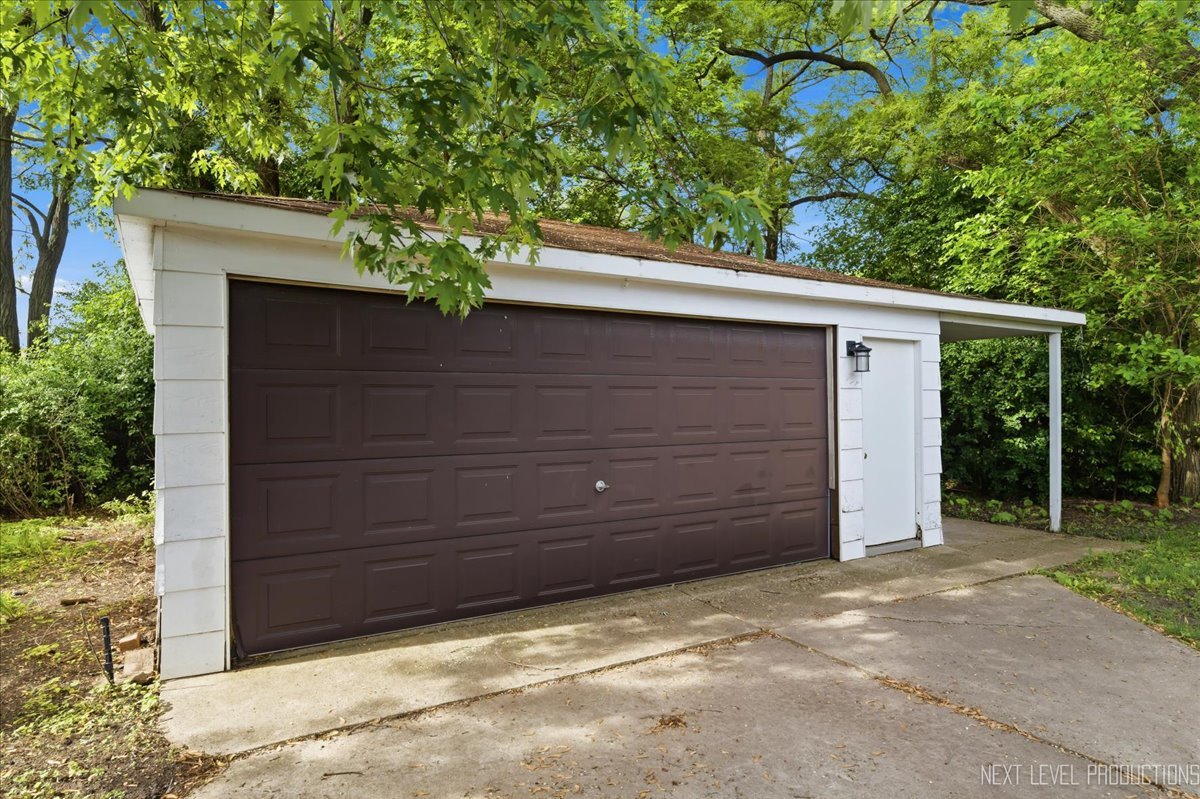 10155 Ivanhoe Avenue, Schiller Park, IL 60176