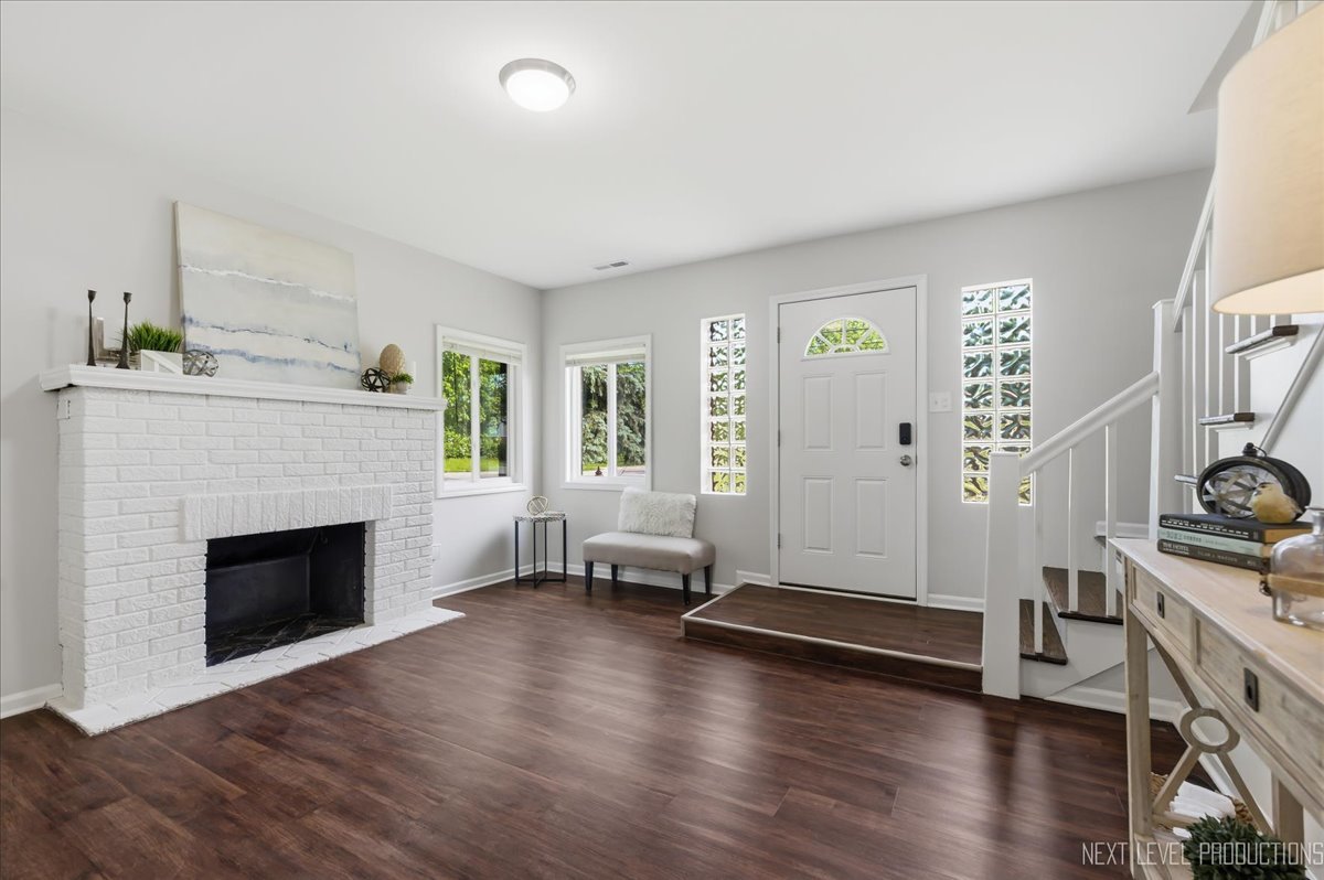 10155 Ivanhoe Avenue, Schiller Park, IL 60176