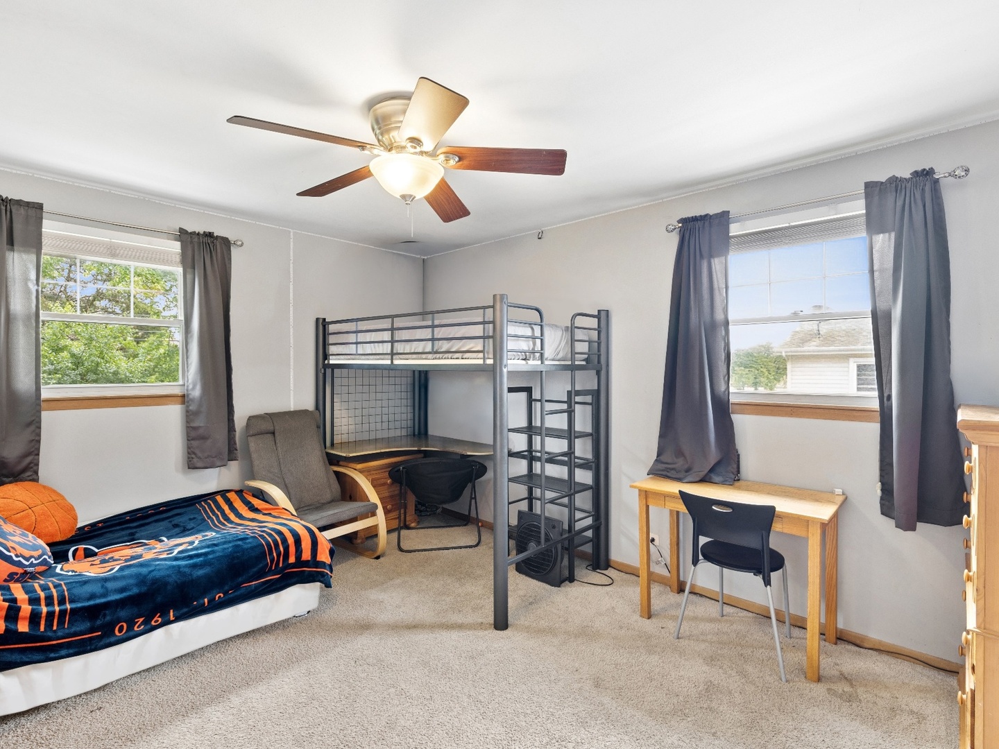 7329 Richmond Avenue, Darien, IL 60561