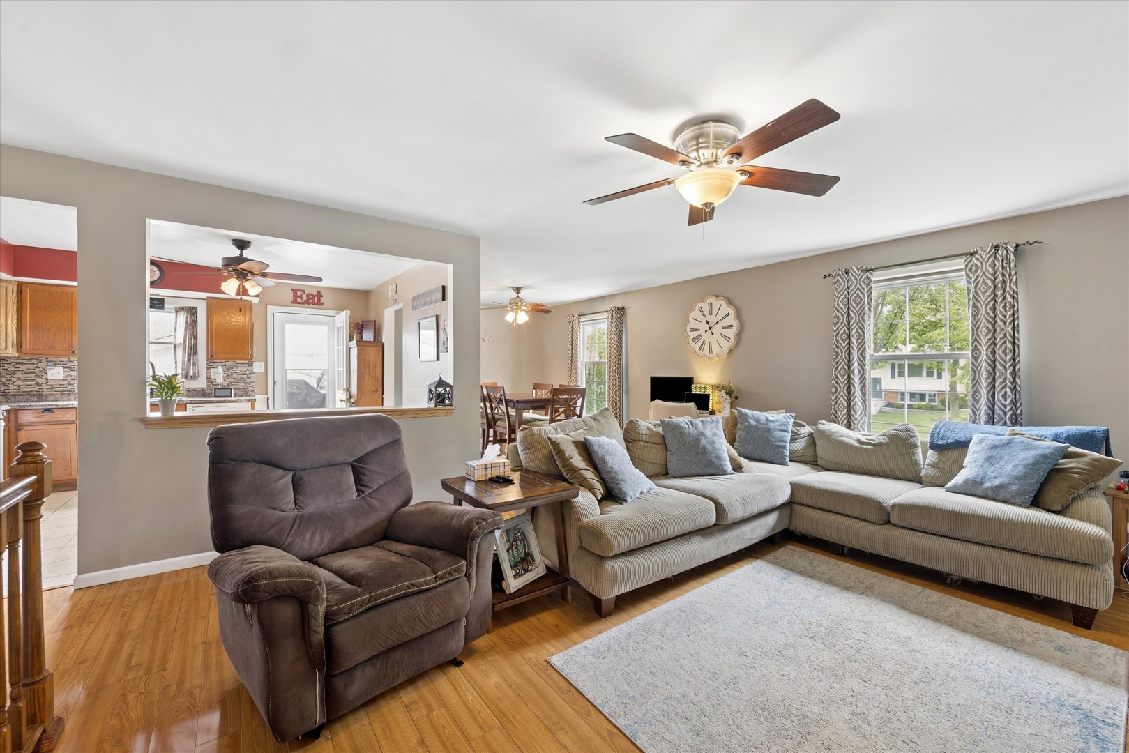 7329 Richmond Avenue, Darien, IL 60561