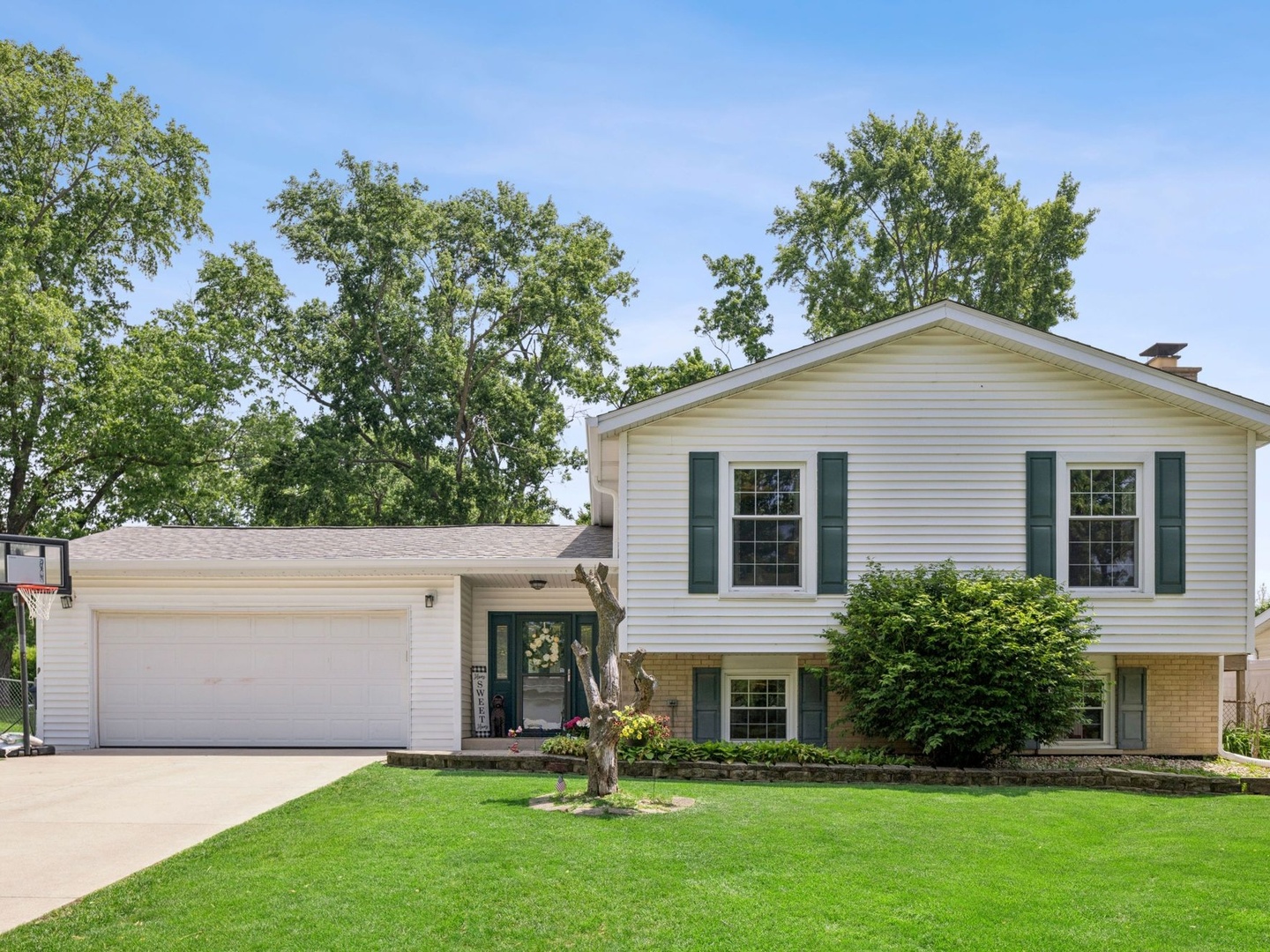 7329 Richmond Avenue, Darien, IL 60561