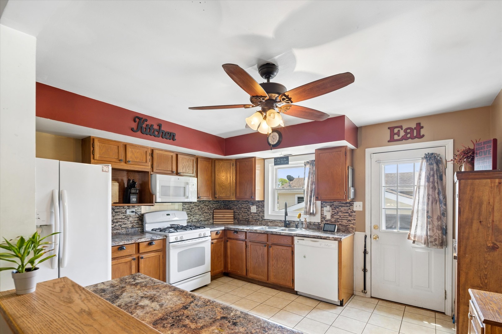 7329 Richmond Avenue, Darien, IL 60561