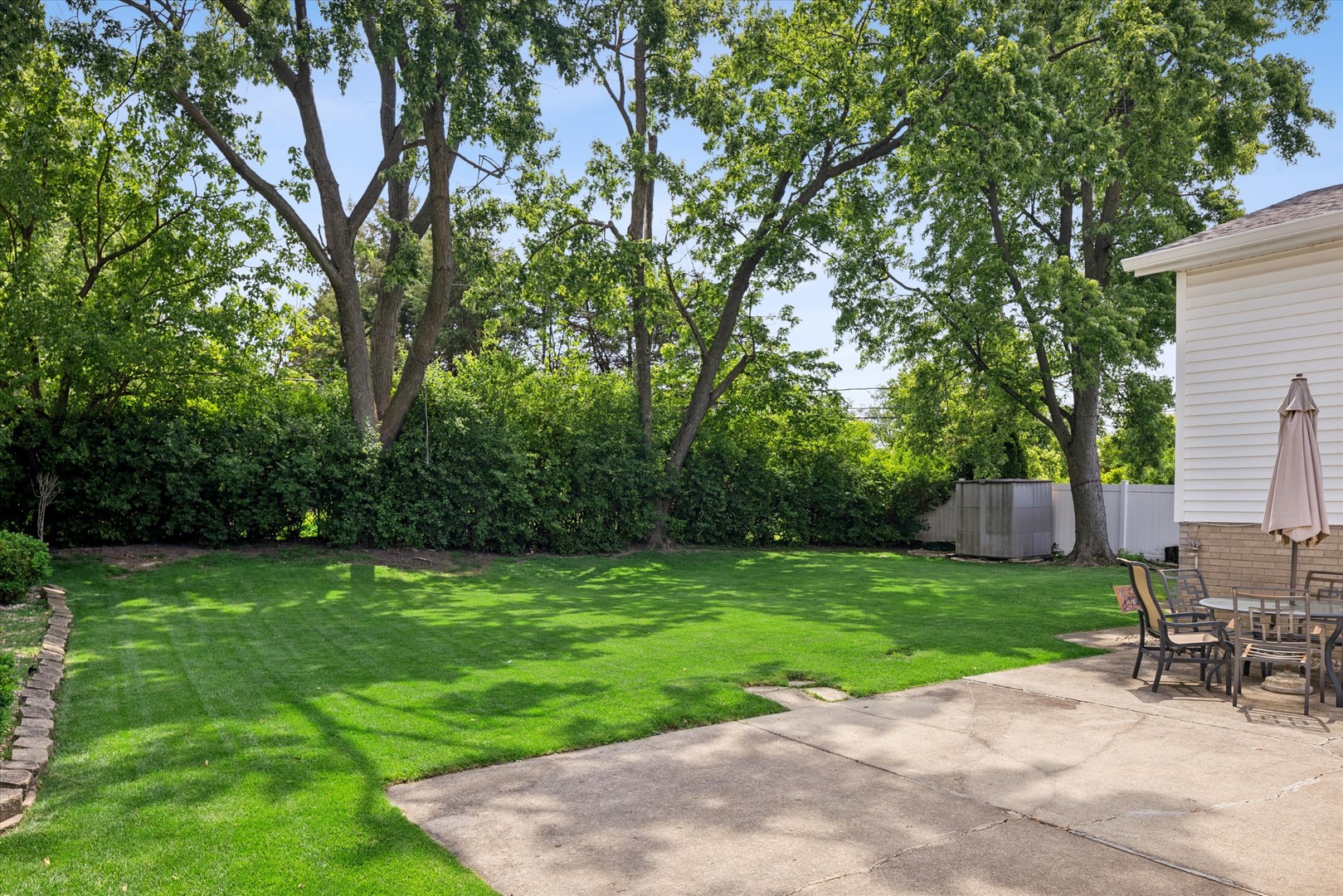 7329 Richmond Avenue, Darien, IL 60561