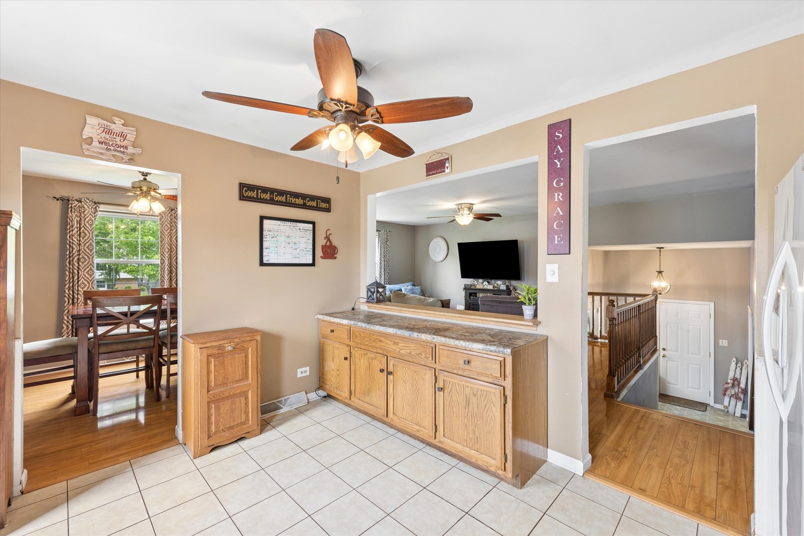 7329 Richmond Avenue, Darien, IL 60561