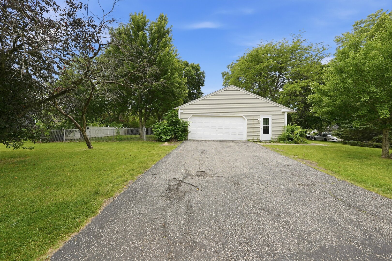 324 Boulder Hill Pass, Oswego, IL 60543