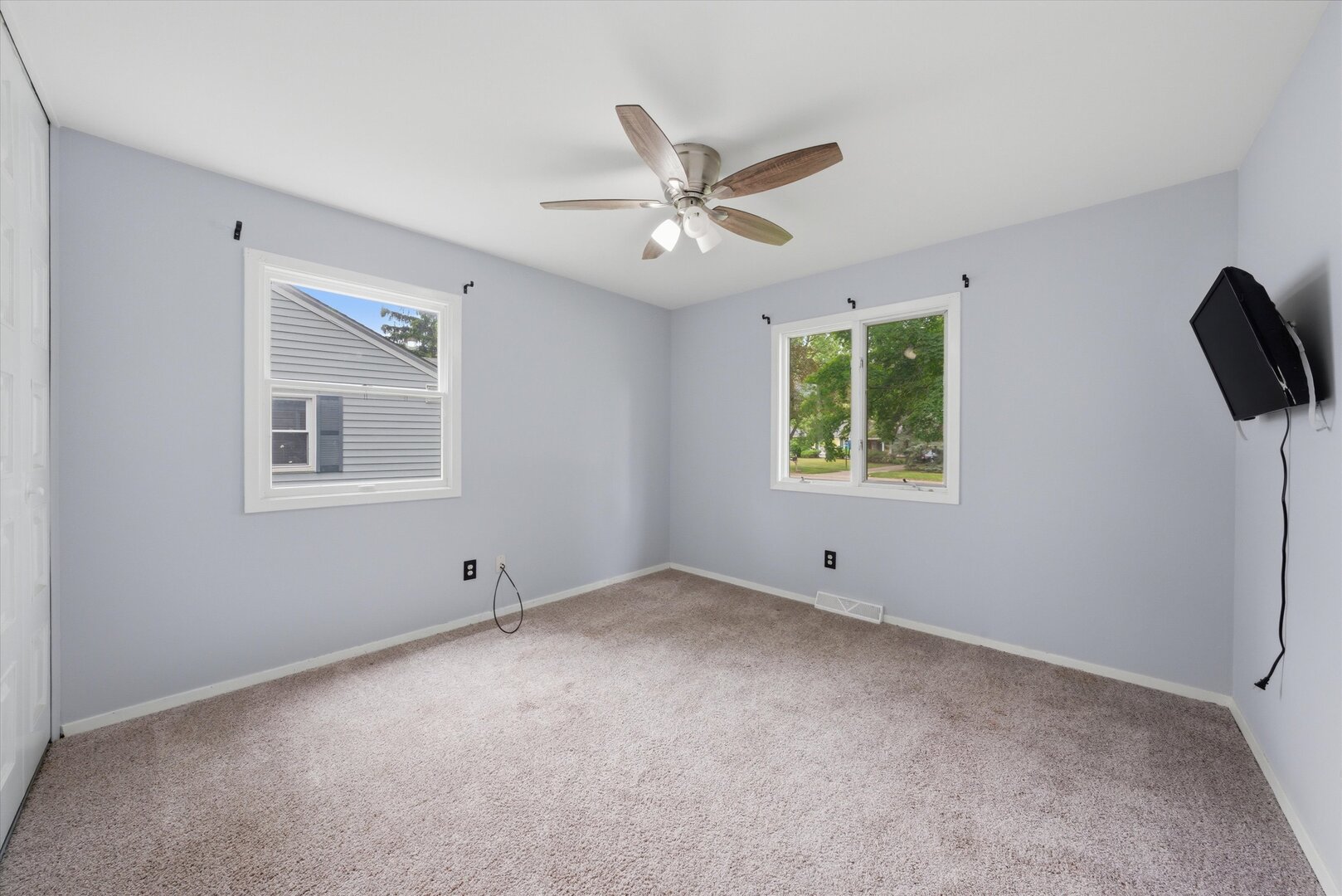 324 Boulder Hill Pass, Oswego, IL 60543