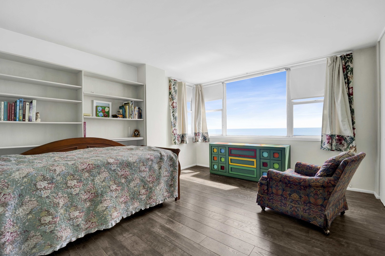 6301 N Sheridan Road #14L, Chicago, IL 60660