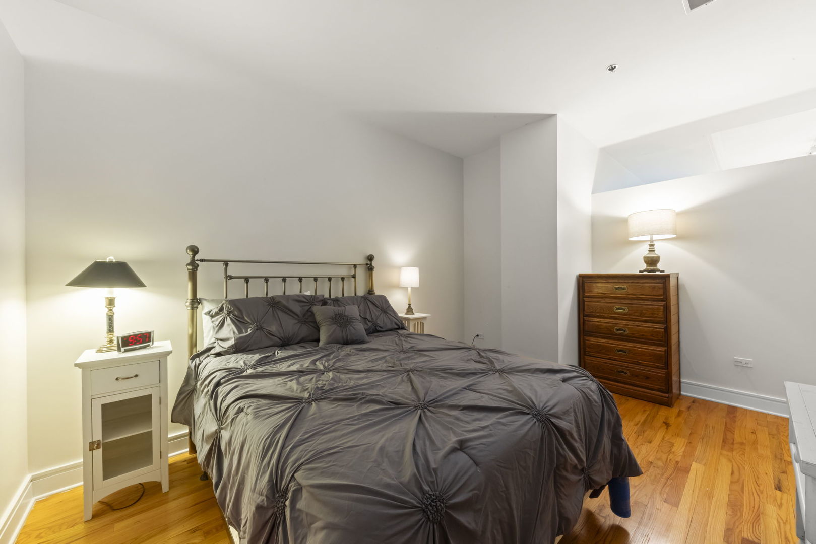 212 W Washington Avenue #1508, Chicago, IL 60606