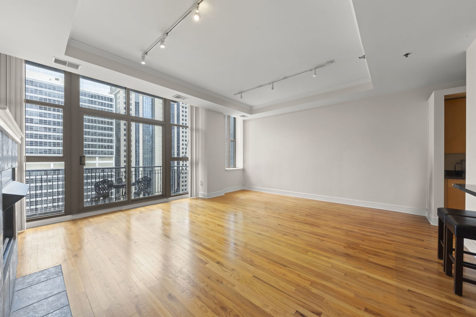 212 W Washington Avenue #1508, Chicago, IL 60606