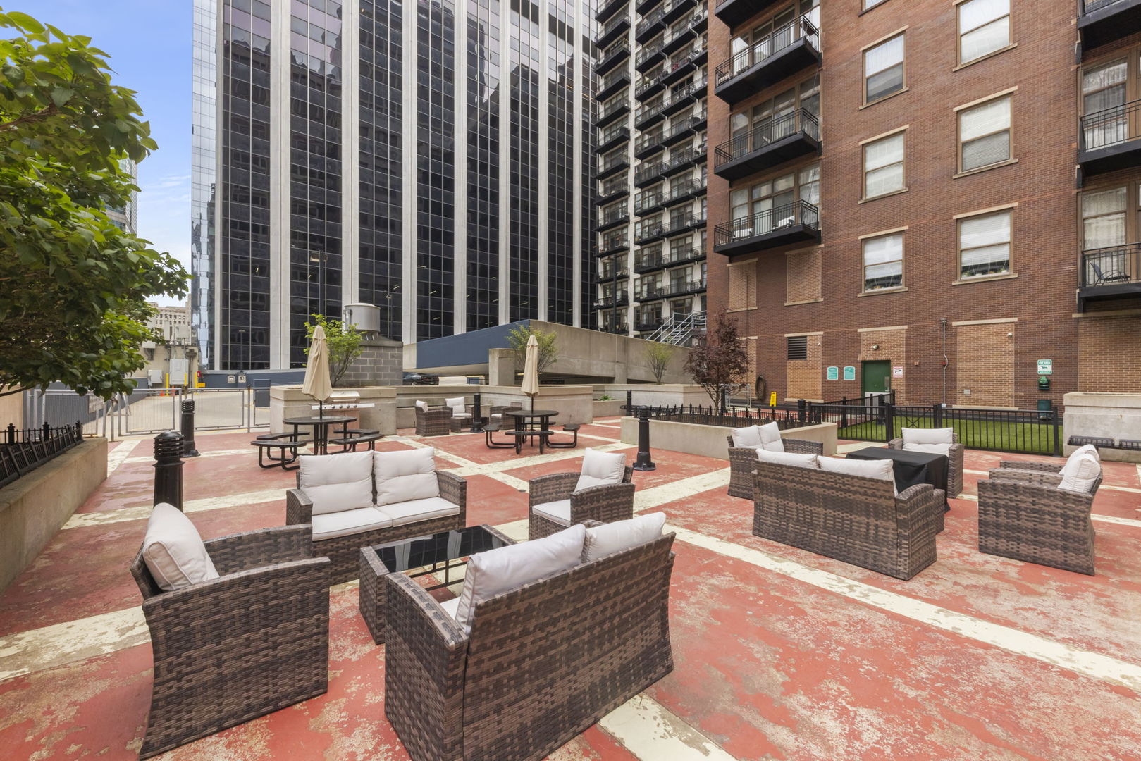 212 W Washington Avenue #1508, Chicago, IL 60606