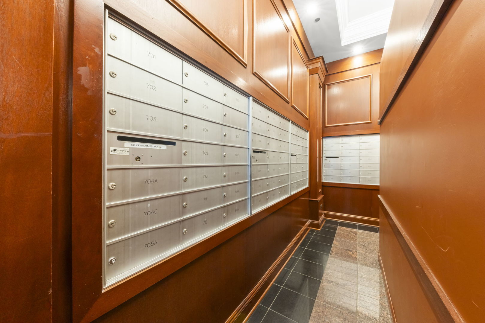212 W Washington Avenue #1508, Chicago, IL 60606