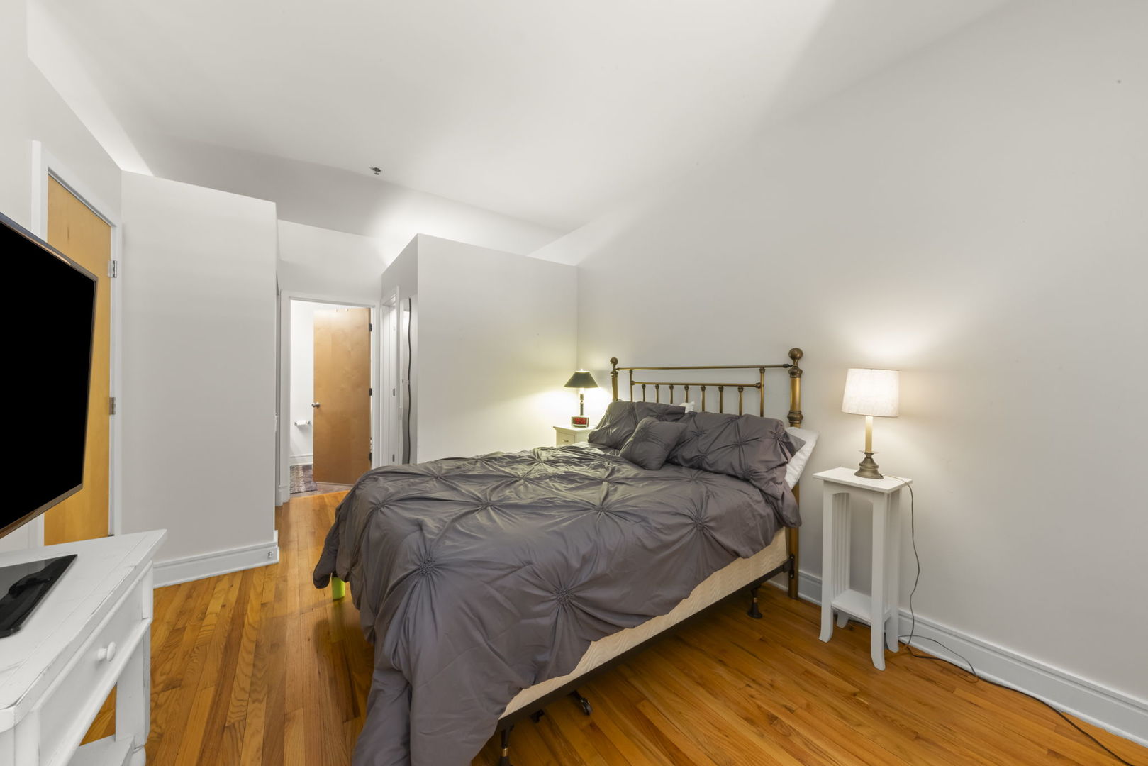 212 W Washington Avenue #1508, Chicago, IL 60606