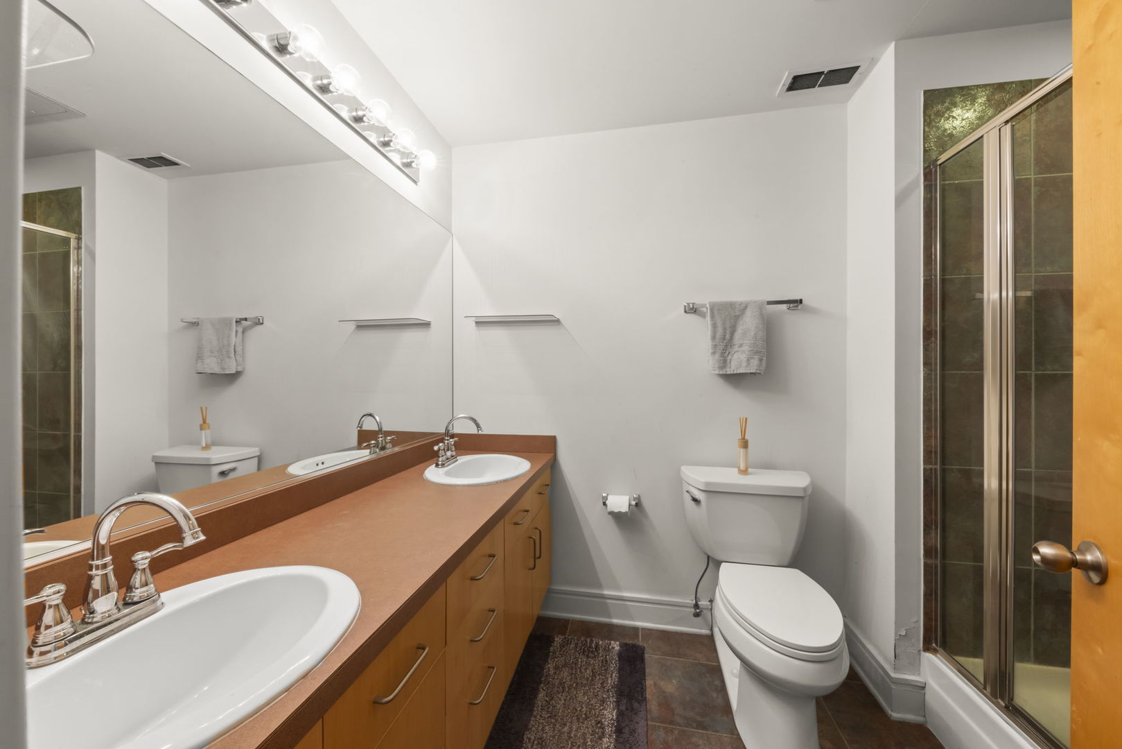 212 W Washington Avenue #1508, Chicago, IL 60606