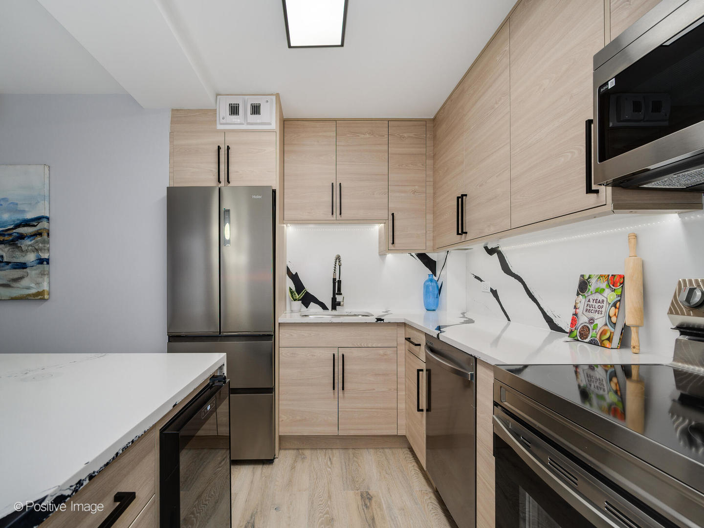 3550 N Lake Shore Drive #806, Chicago, IL 60657