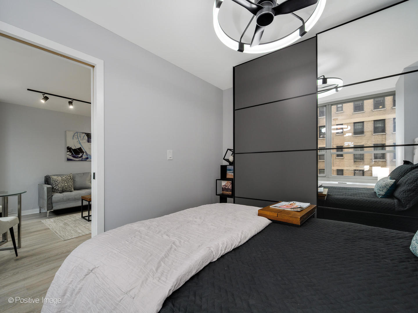 3550 N Lake Shore Drive #806, Chicago, IL 60657