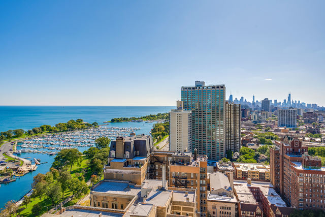 3550 N Lake Shore Drive #806, Chicago, IL 60657