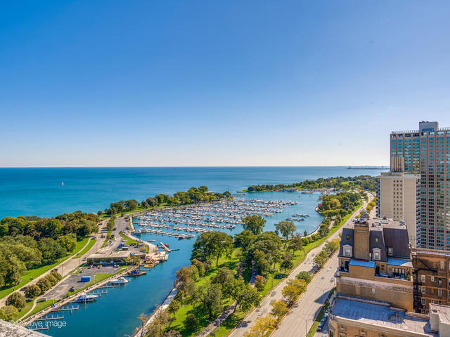 3550 N Lake Shore Drive #806, Chicago, IL 60657