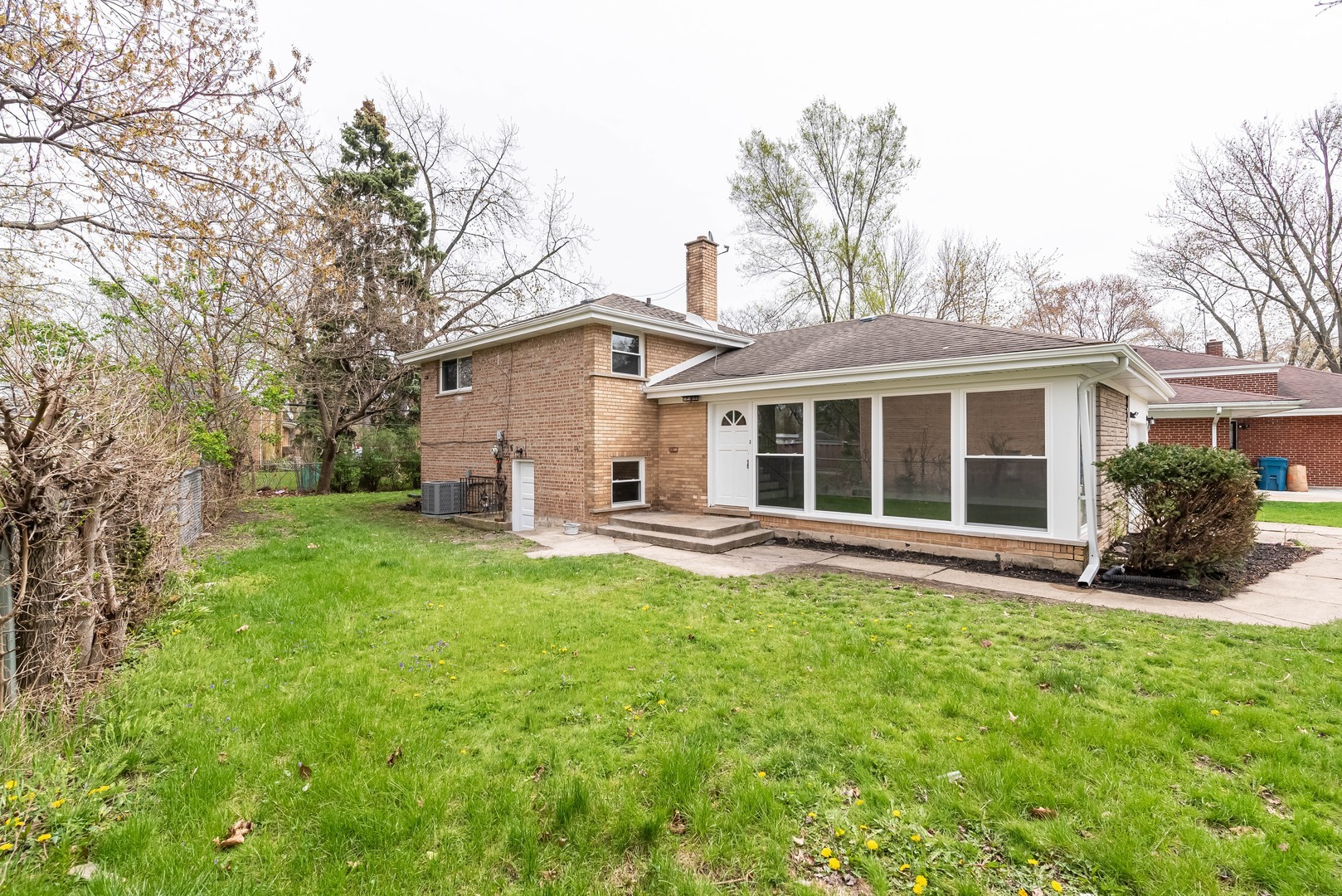 16039 Marion Drive, South Holland, IL 60473