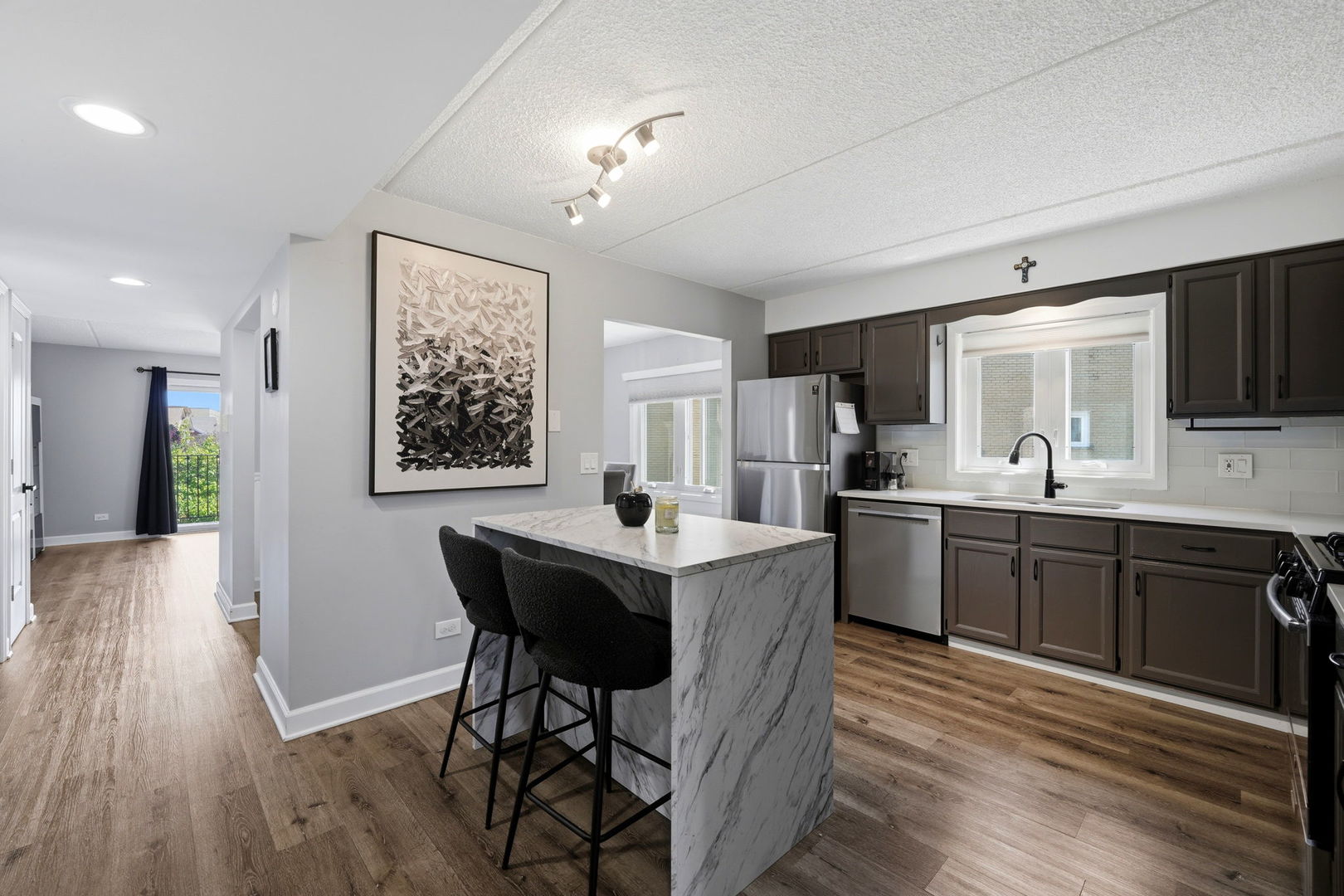 4100 N Neenah Avenue #201N, Chicago, IL 60634