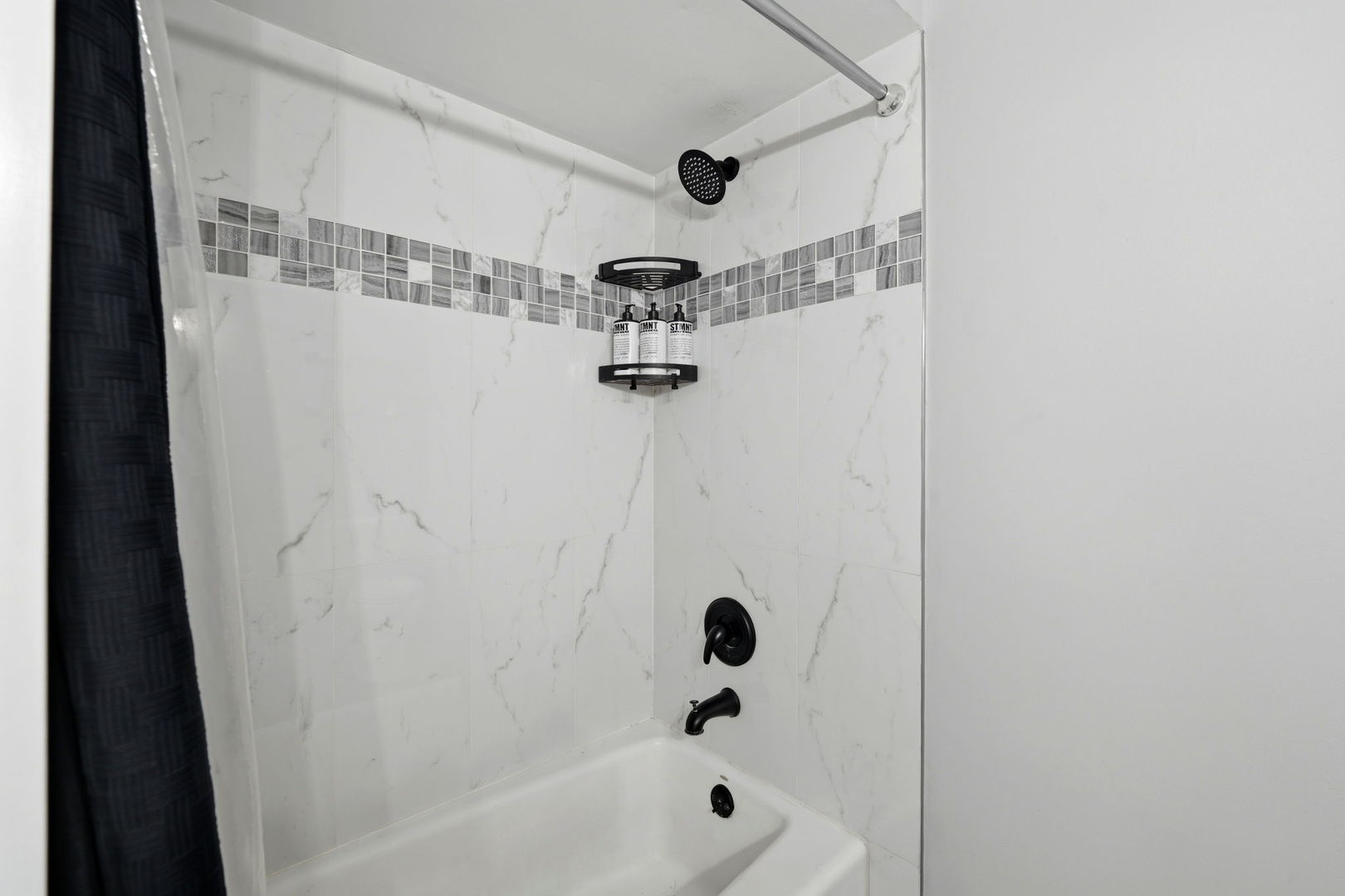 4100 N Neenah Avenue #201N, Chicago, IL 60634