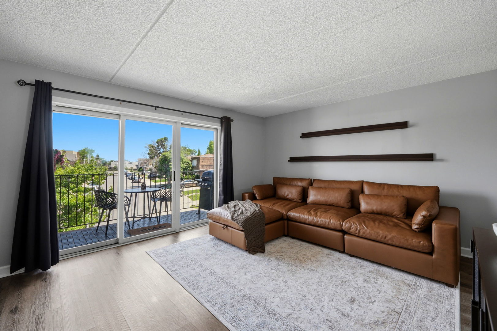 4100 N Neenah Avenue #201N, Chicago, IL 60634