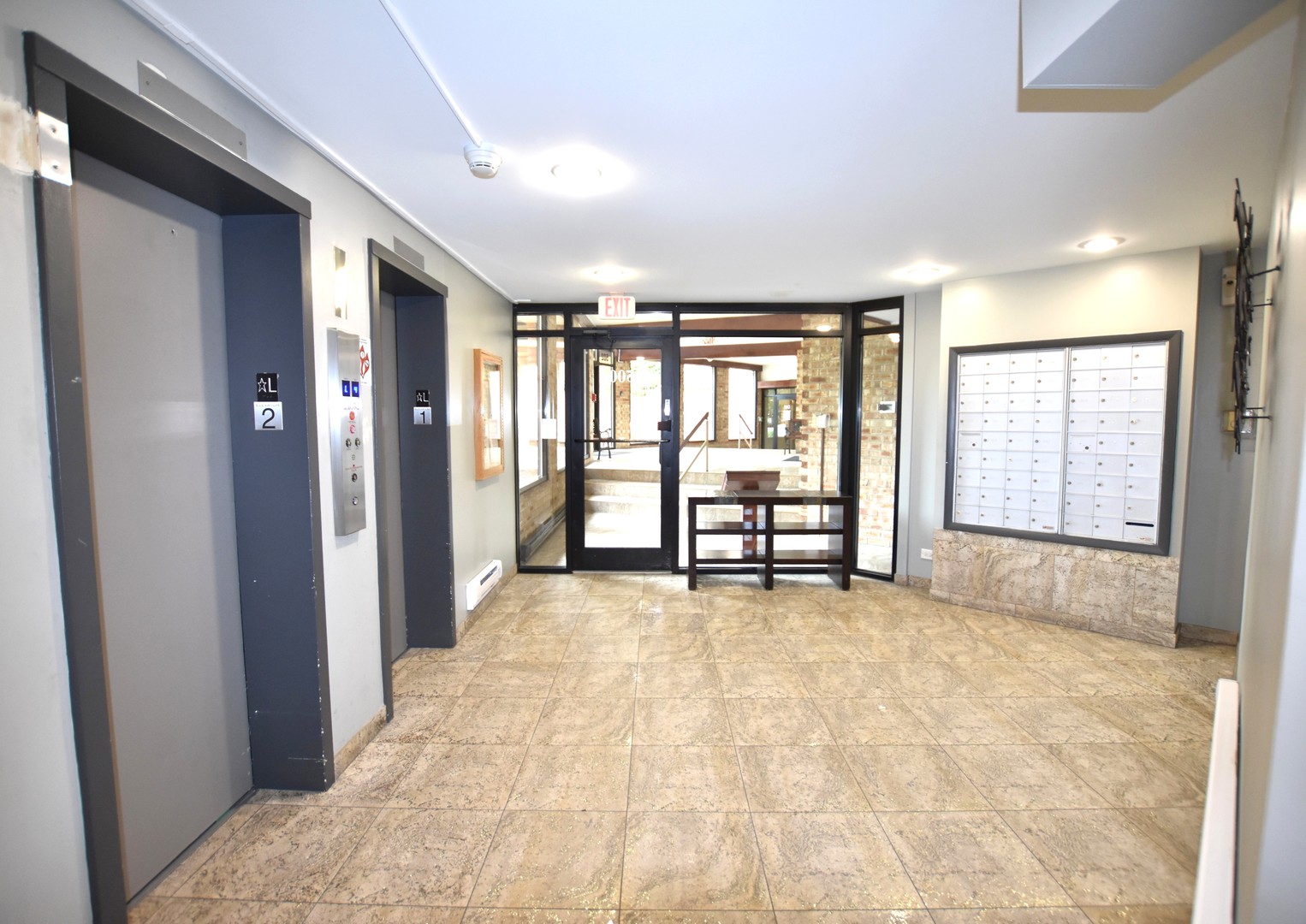 500 W Huntington Commons Road #157, Mount Prospect, IL 60056