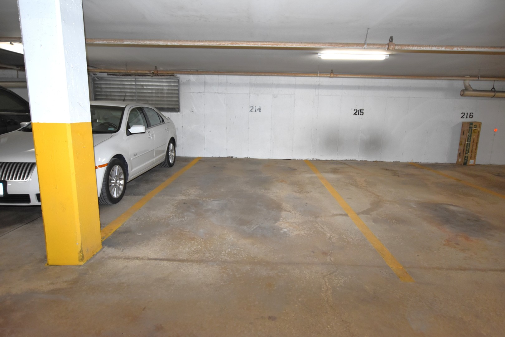 500 W Huntington Commons Road #157, Mount Prospect, IL 60056