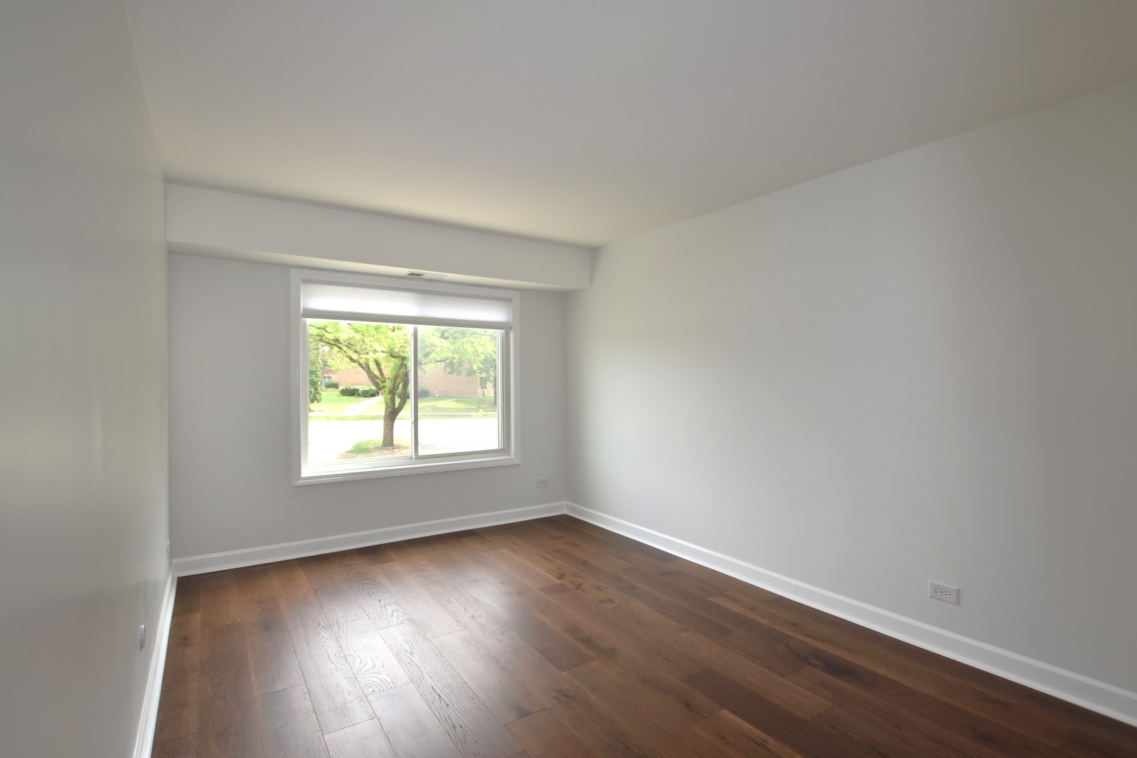 500 W Huntington Commons Road #157, Mount Prospect, IL 60056