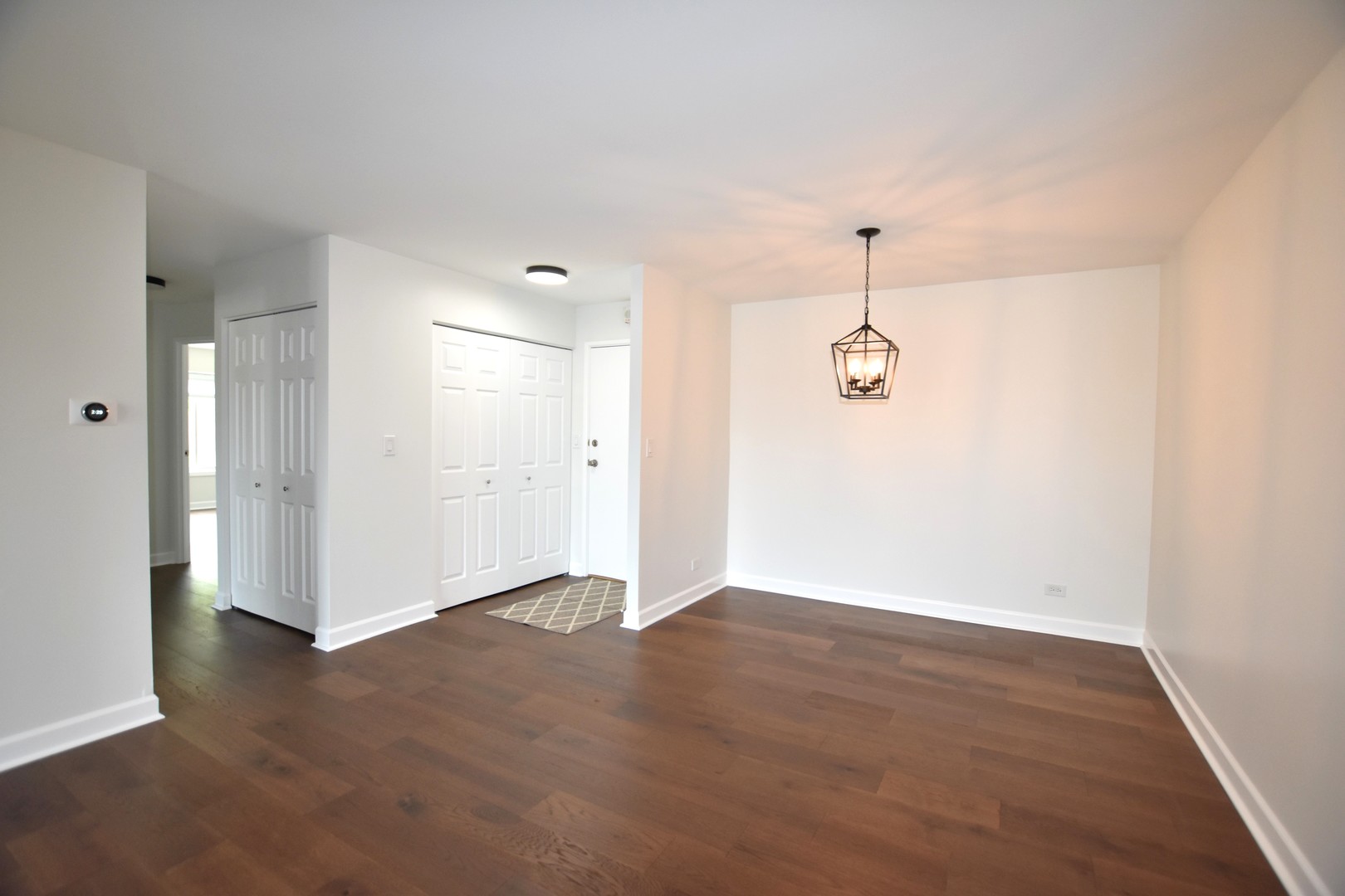 500 W Huntington Commons Road #157, Mount Prospect, IL 60056