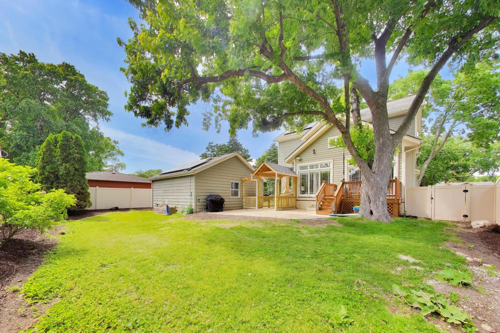 317 Olmsted Road, Riverside, IL 60546