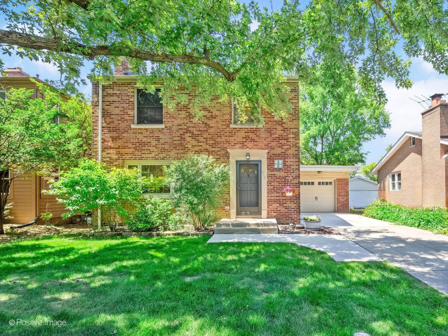 812 S Madison Avenue, La Grange, IL 60525