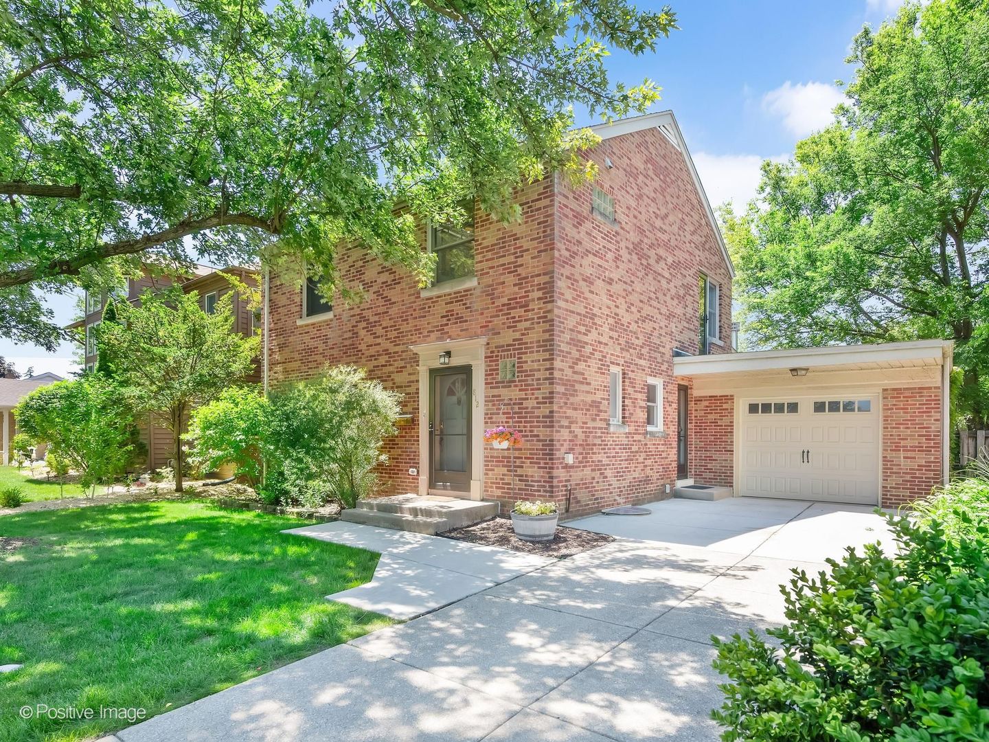 812 S Madison Avenue, La Grange, IL 60525