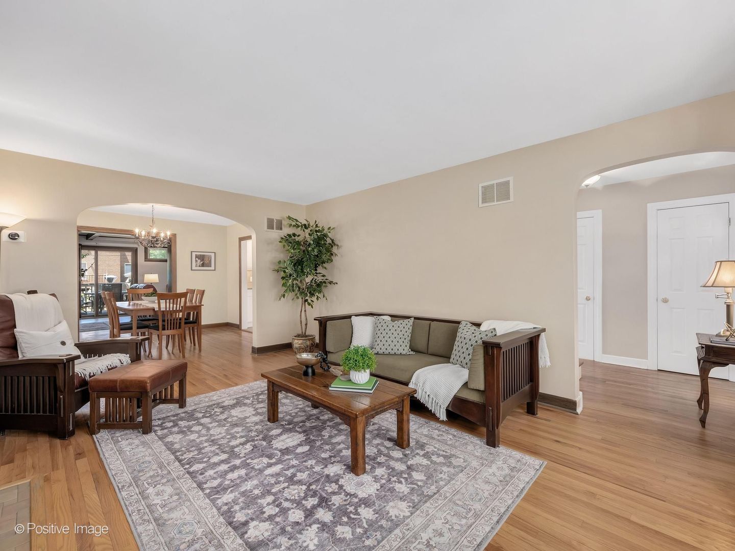 812 S Madison Avenue, La Grange, IL 60525