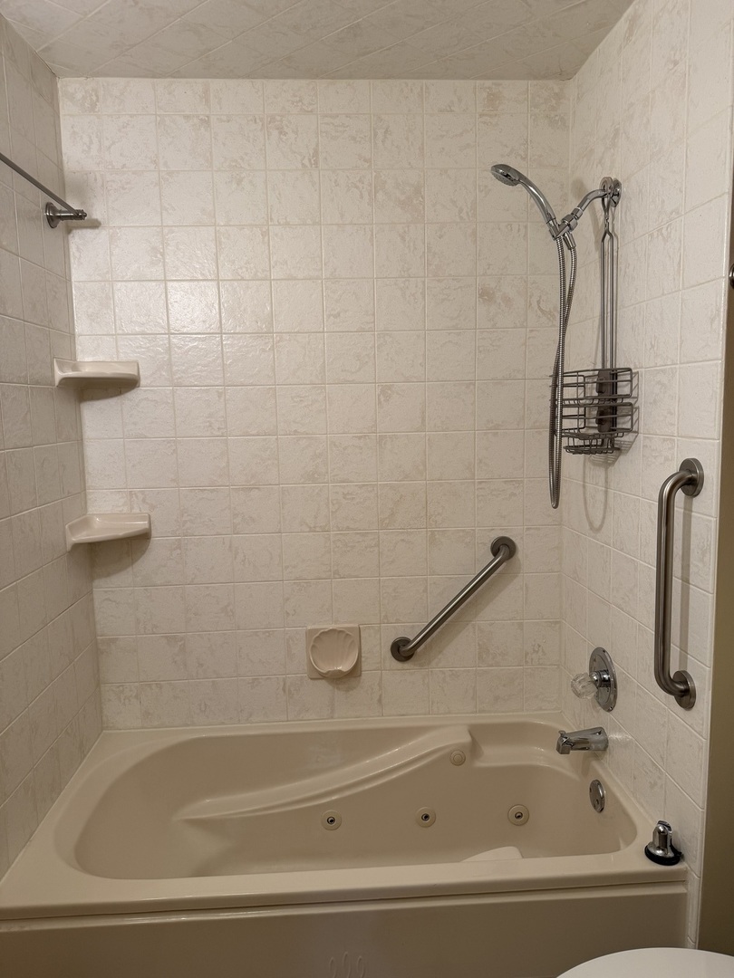 9520 Mayfield Avenue #212, Oak Lawn, IL 60453