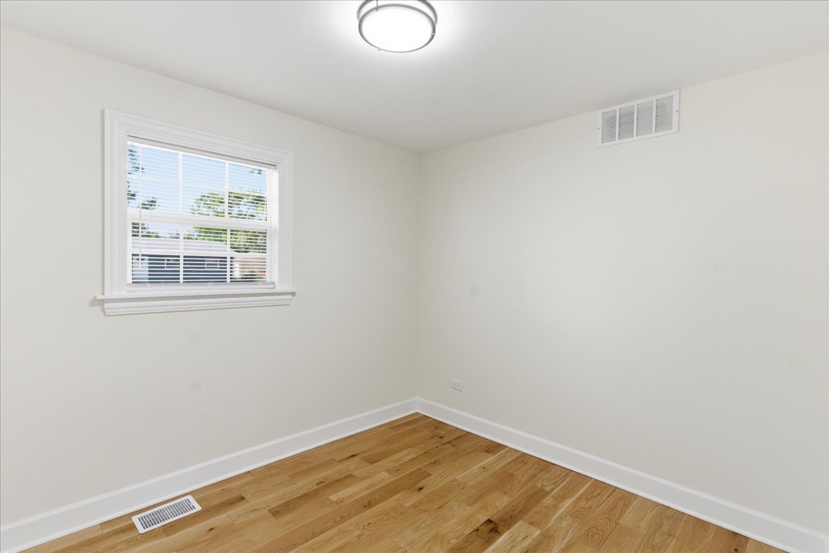 7307 E 1st Street, Sun River Terrace, IL 60964