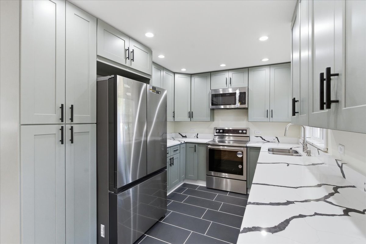 7307 E 1st Street, Sun River Terrace, IL 60964
