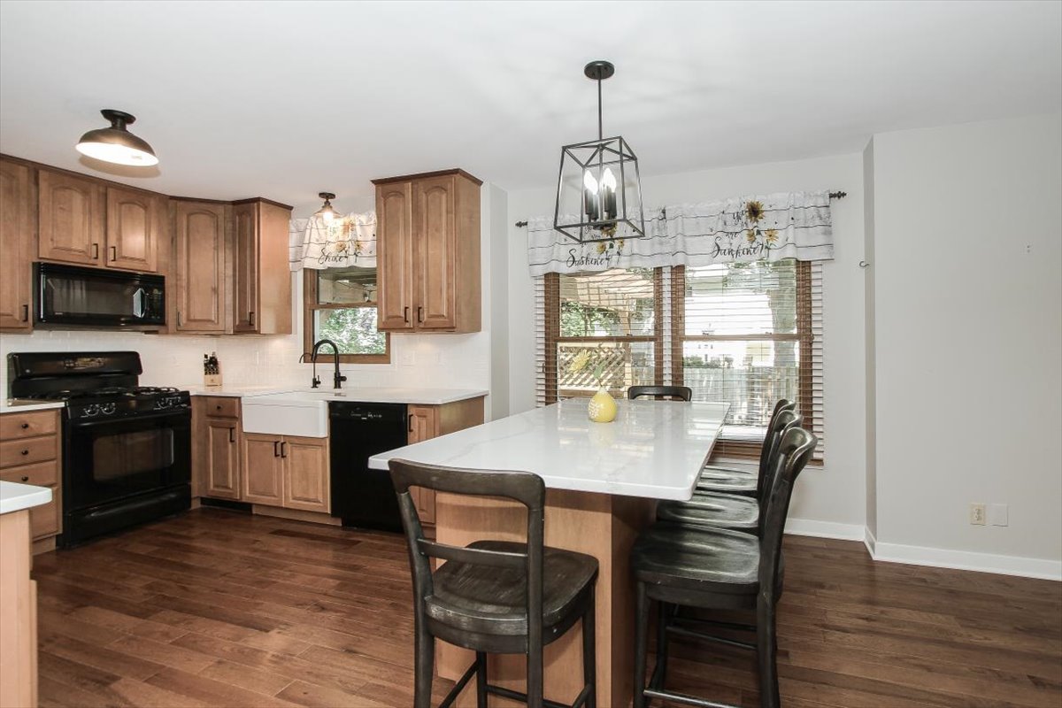 1179 Hanover Drive, Batavia, IL 60510